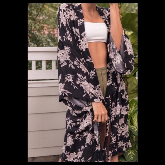 Spiritual Gangster Other - Spiritual Gangster Tie Front Maya Kimono I0294